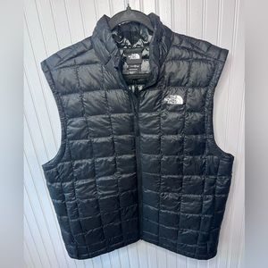 THE NORTH FACE THERMOBALL BLACK PUFFER VEST - SIZE LARGE